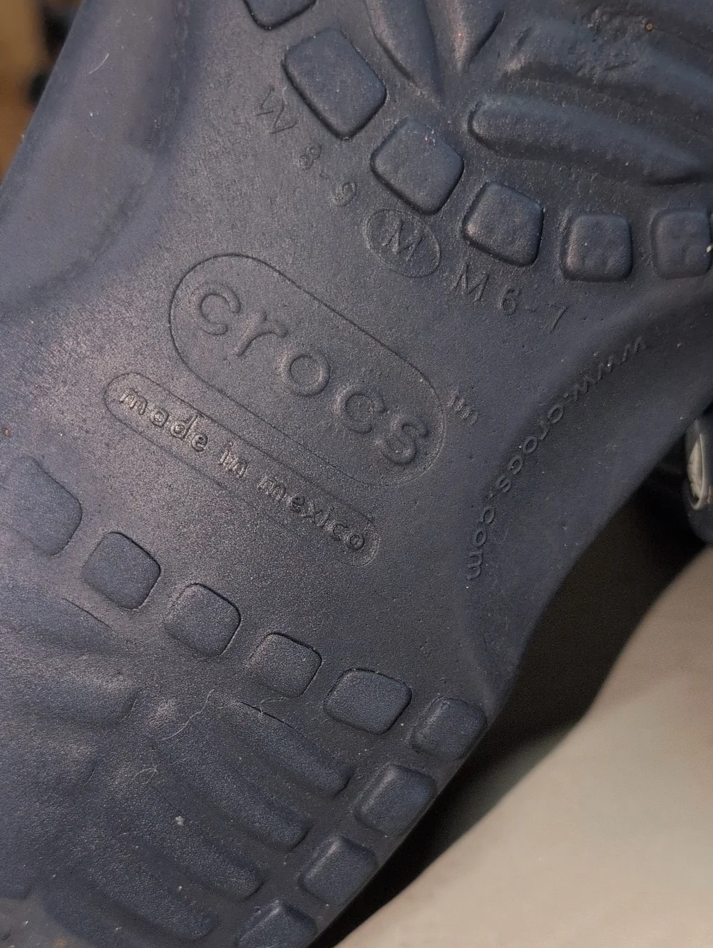 CROCS (Sz.8)  Classic Clog - Black